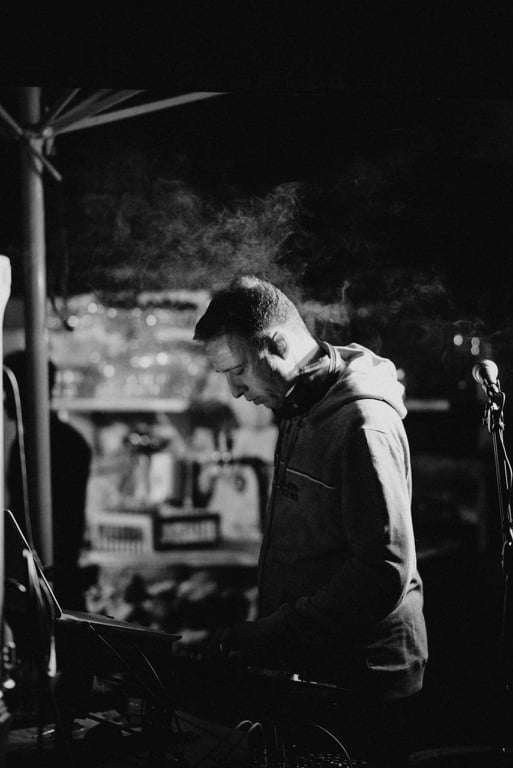dj neno iz profila za pultom