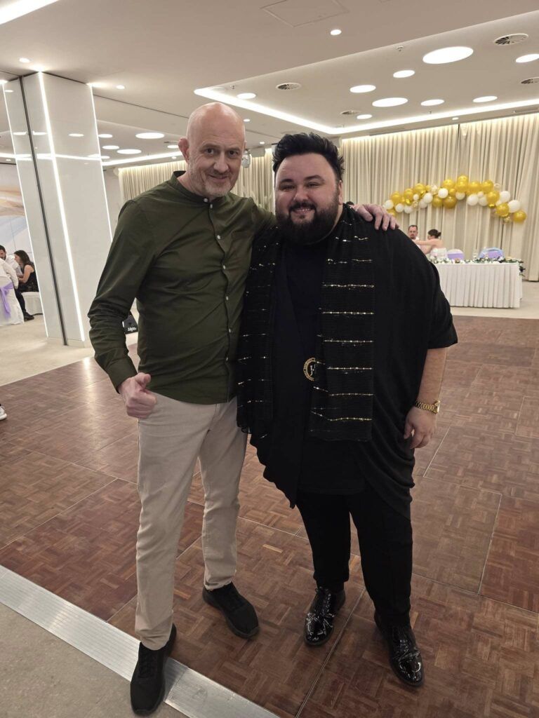 dj doogie i jacques houdek zajednički selfie u hotelu antunović u zagrebu